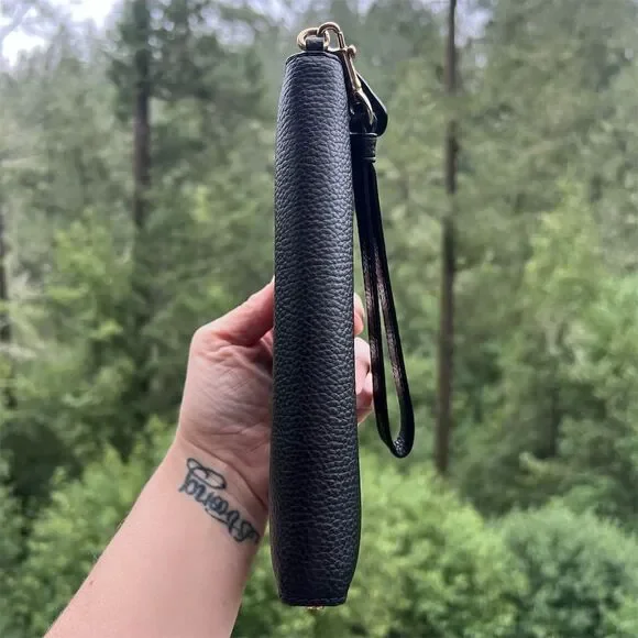 COACH Black Leather Phone Wallet Wristlet w Gold Hardware AUTHENTIC - Picture 7 of 8